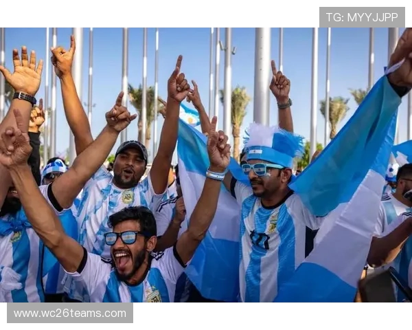 卡塔尔世界杯球迷图片精彩：感受来自世界各地球迷的热情与狂欢场面